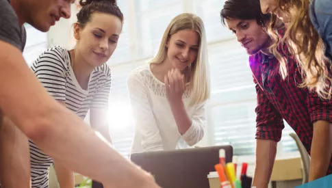 Se requieren profesionales con Bachiller en Administración, Planificación, Ingeniería Industrial o Economía